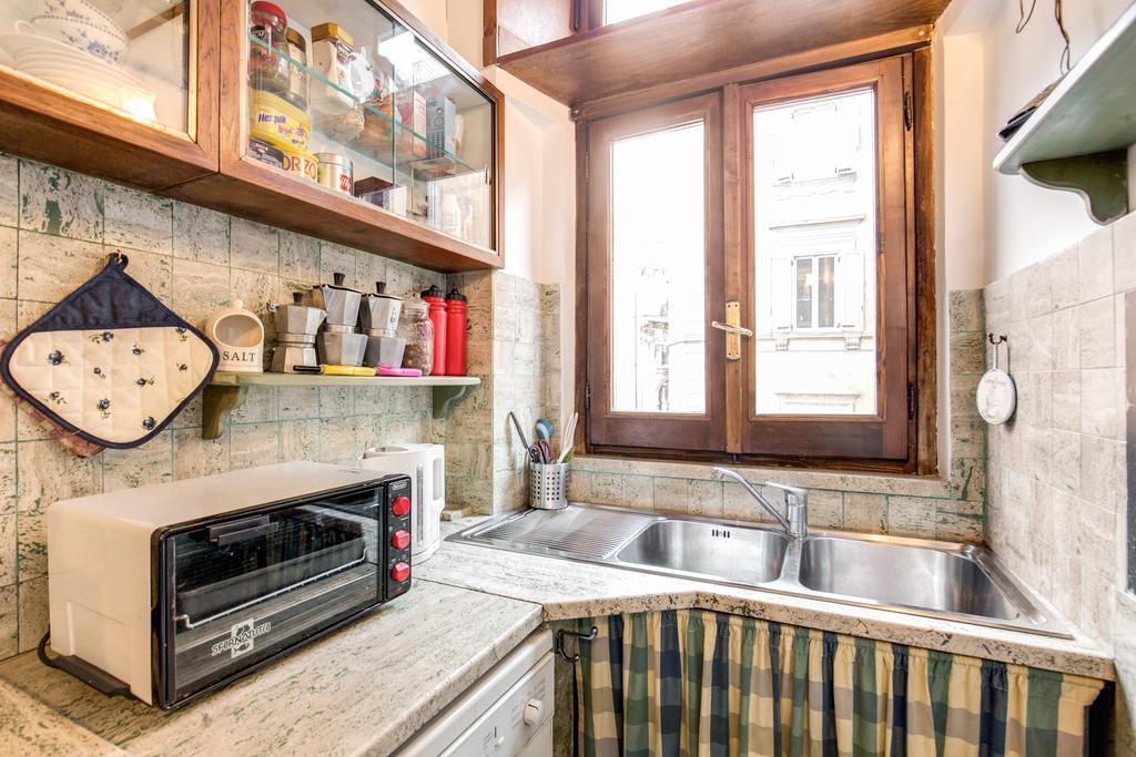 La Casa Del Capitano Hotel Rome Bagian luar foto