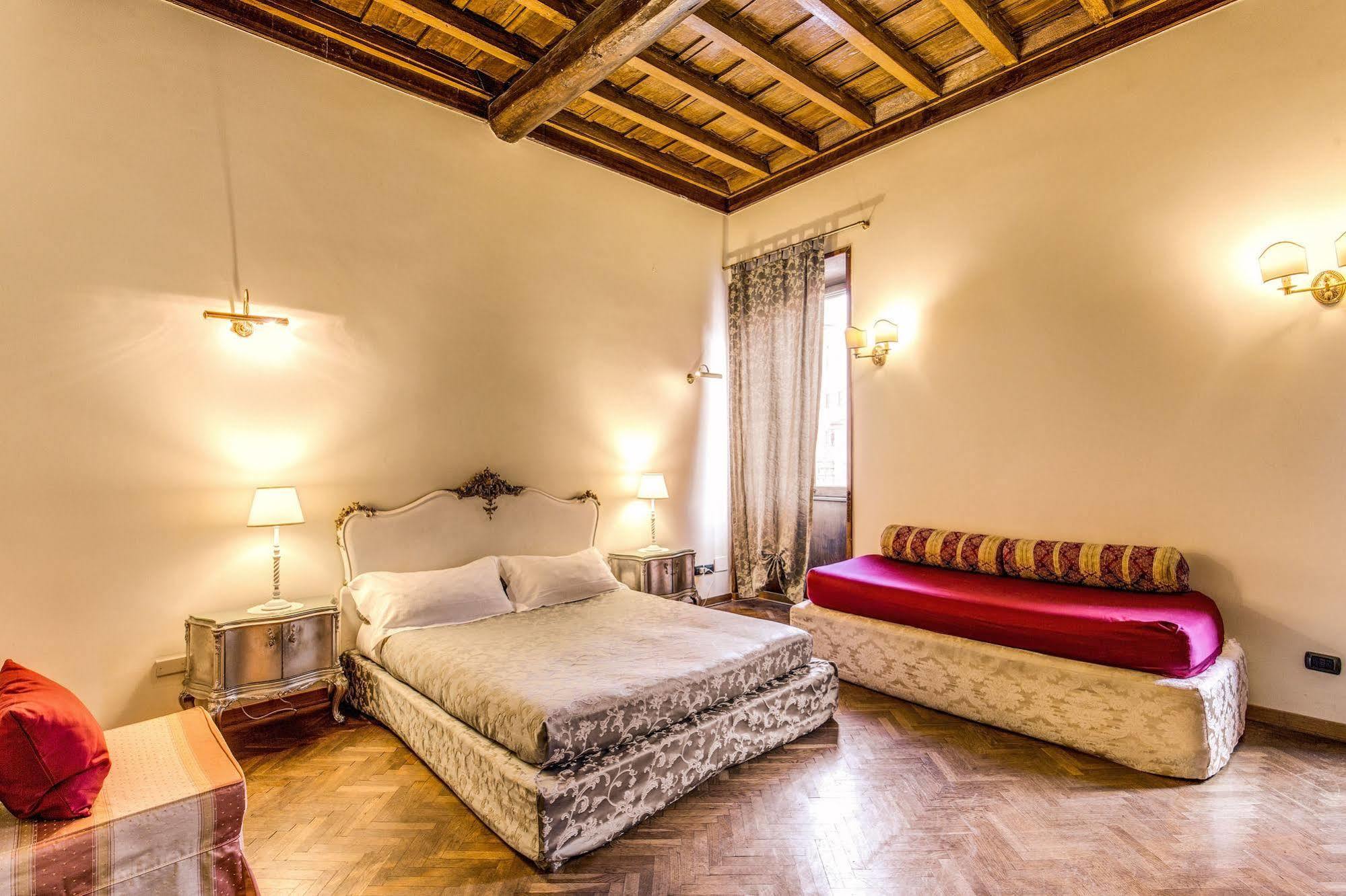 La Casa Del Capitano Hotel Rome Bagian luar foto