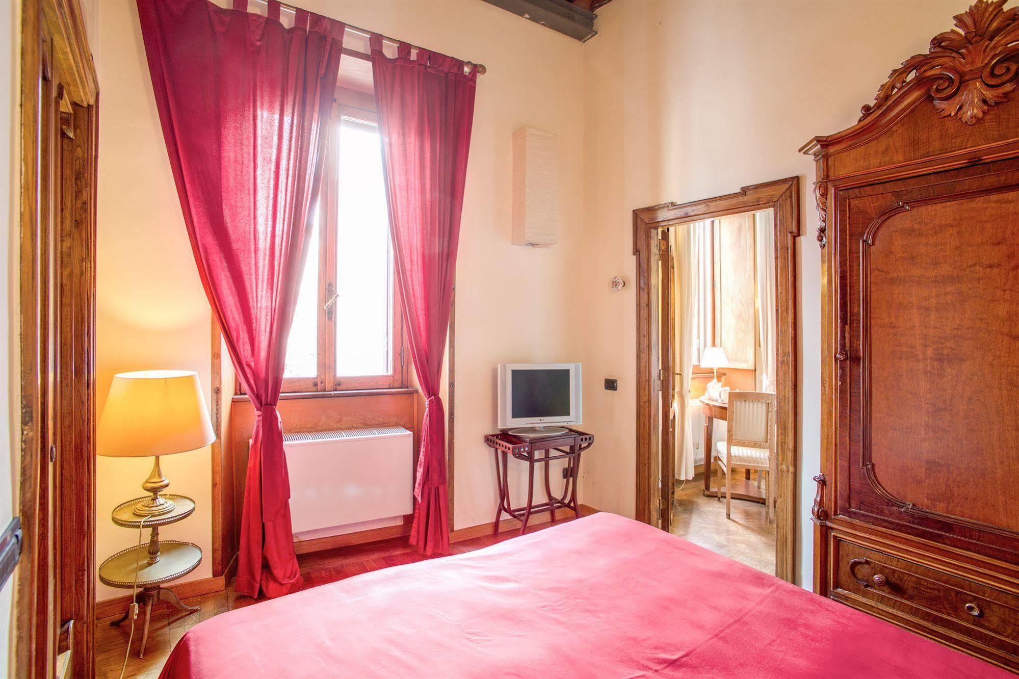 La Casa Del Capitano Hotel Rome Bagian luar foto