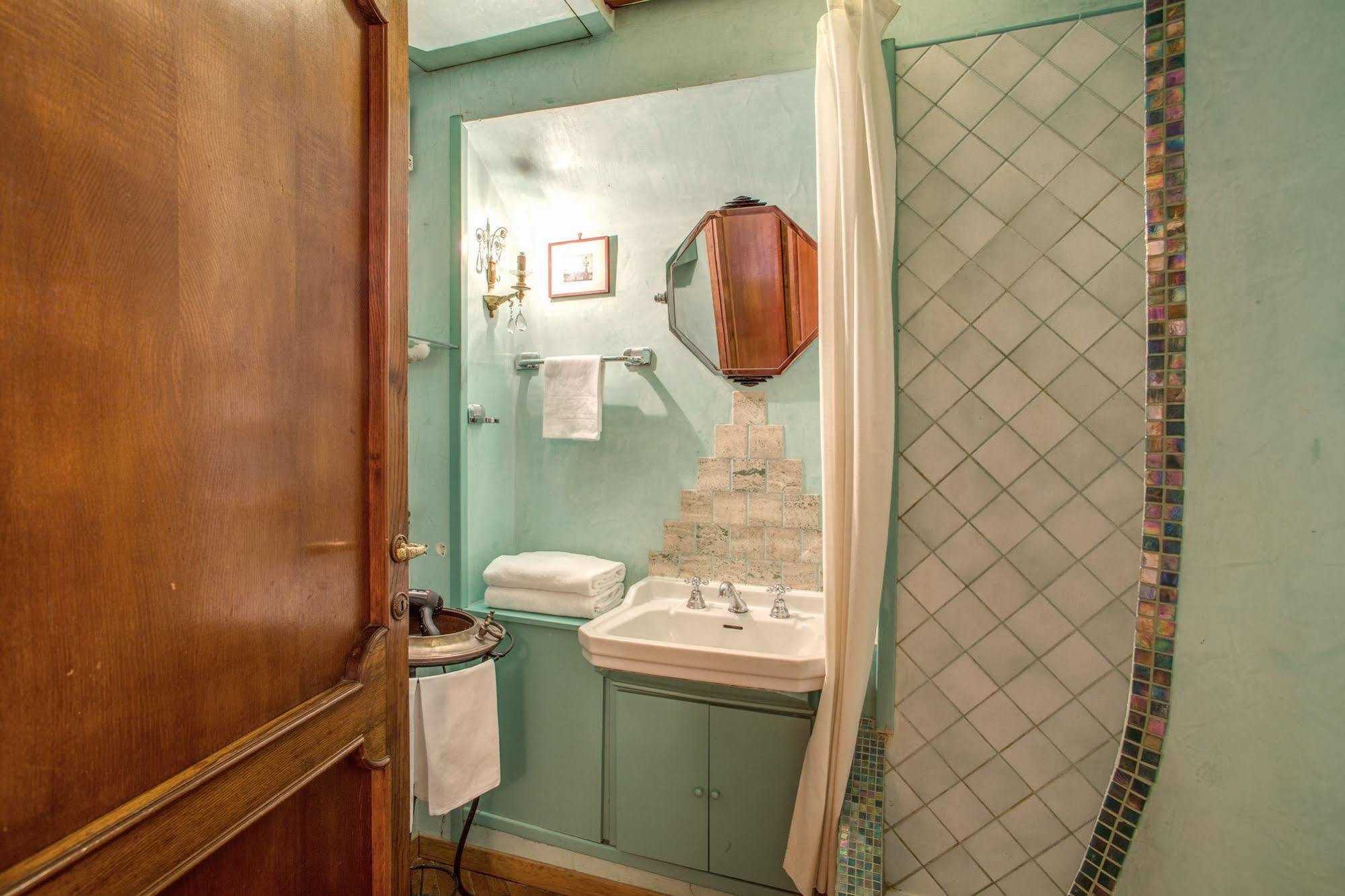 La Casa Del Capitano Hotel Rome Bagian luar foto
