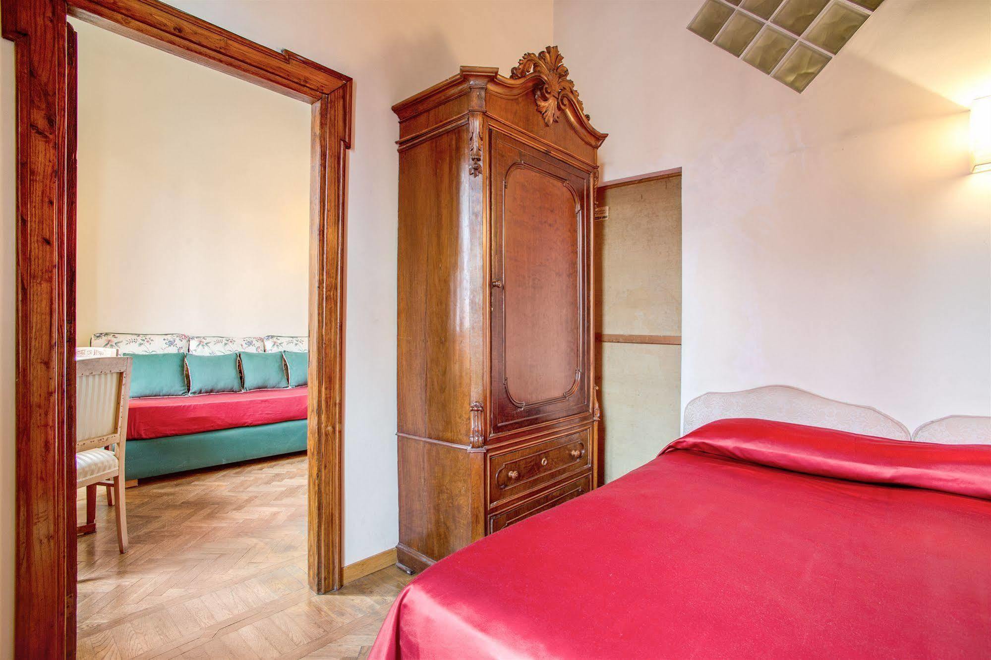 La Casa Del Capitano Hotel Rome Bagian luar foto