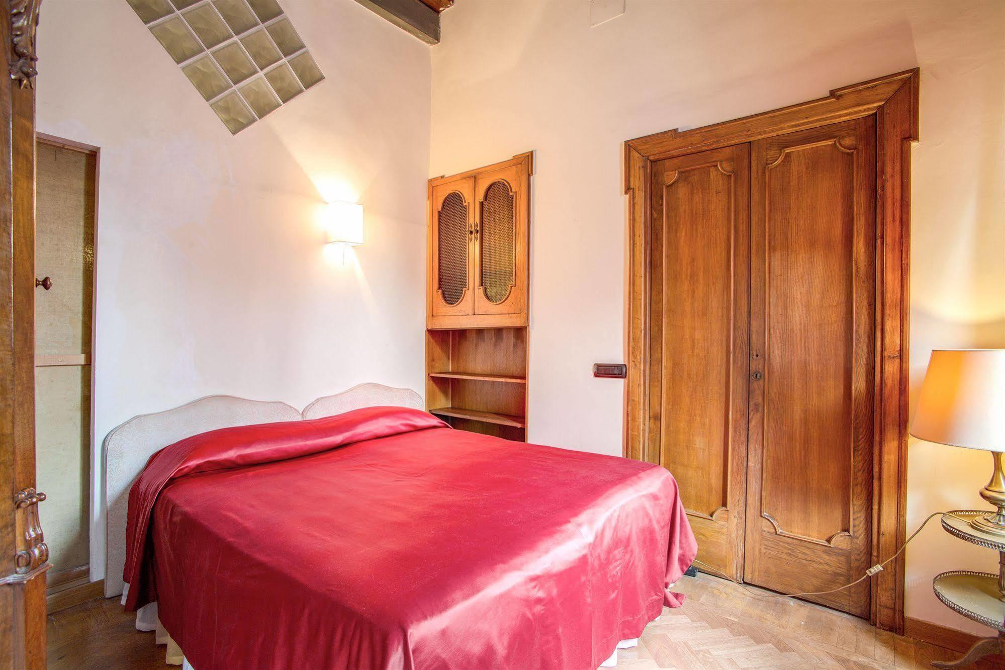 La Casa Del Capitano Hotel Rome Bagian luar foto