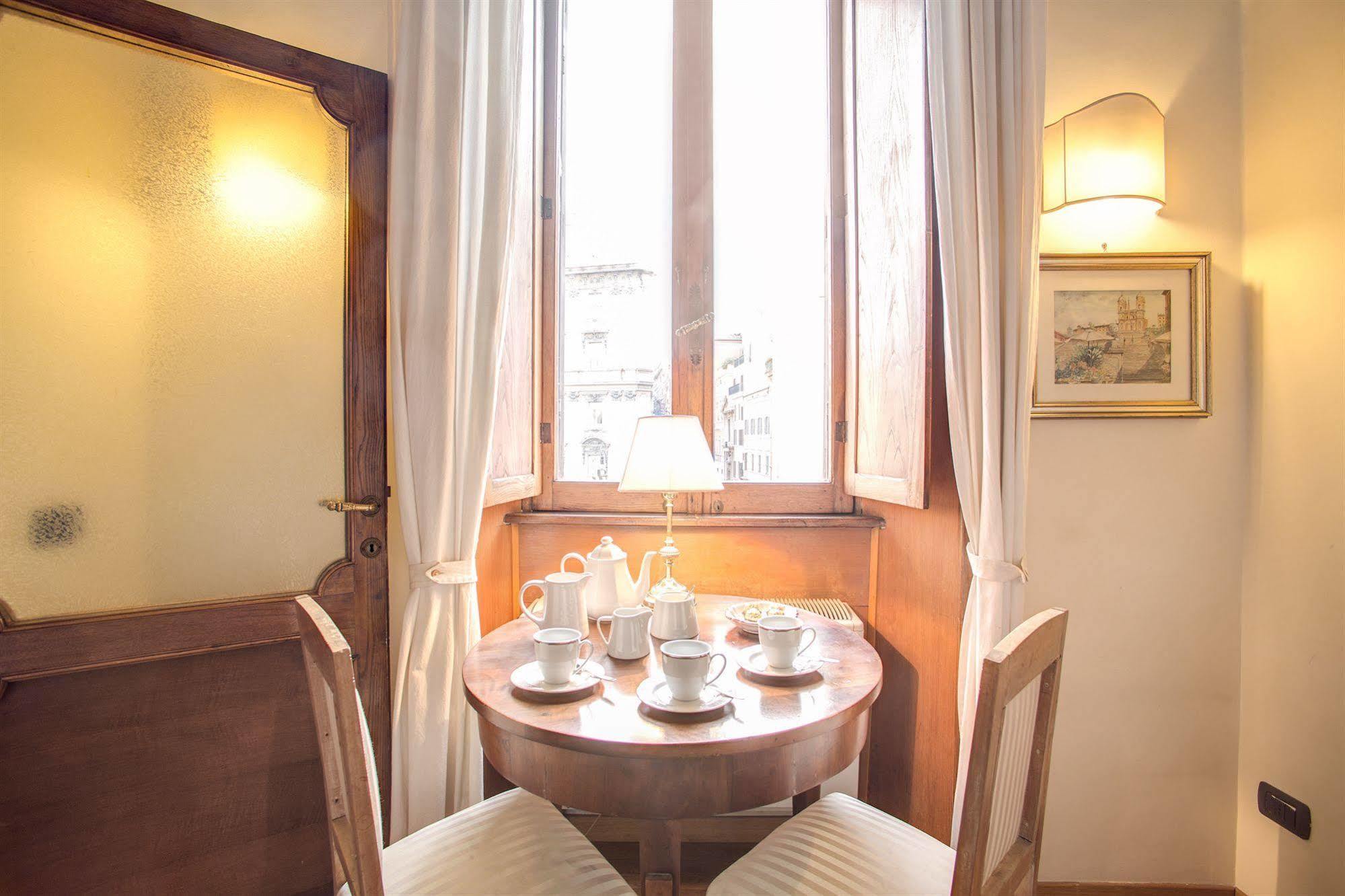 La Casa Del Capitano Hotel Rome Bagian luar foto