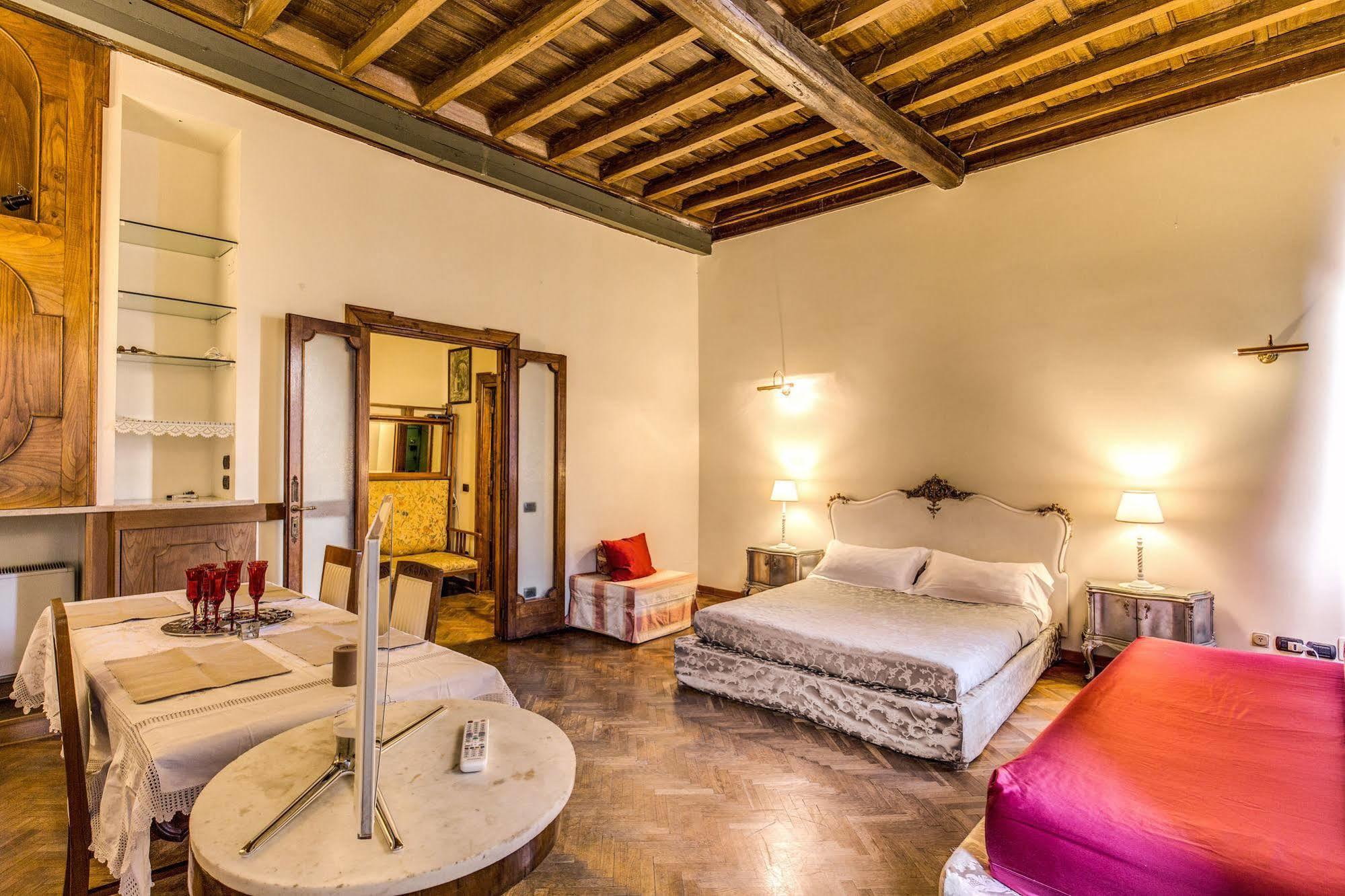 La Casa Del Capitano Hotel Rome Bagian luar foto