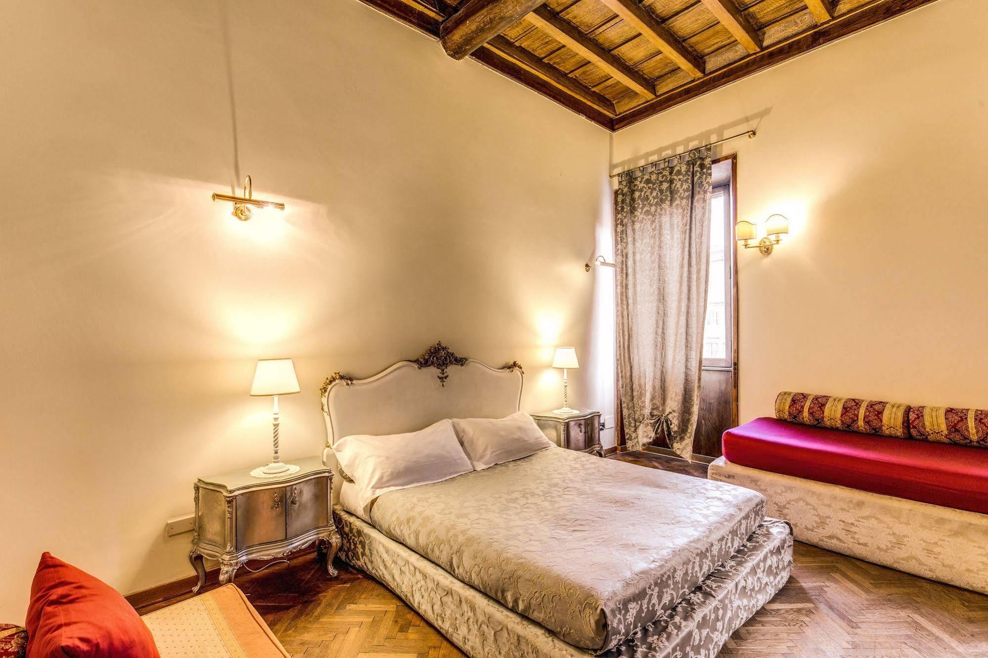 La Casa Del Capitano Hotel Rome Bagian luar foto