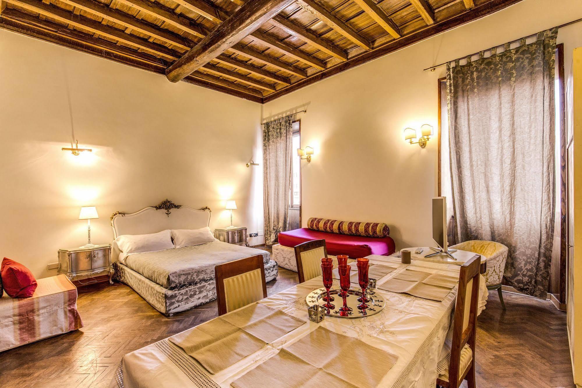 La Casa Del Capitano Hotel Rome Bagian luar foto