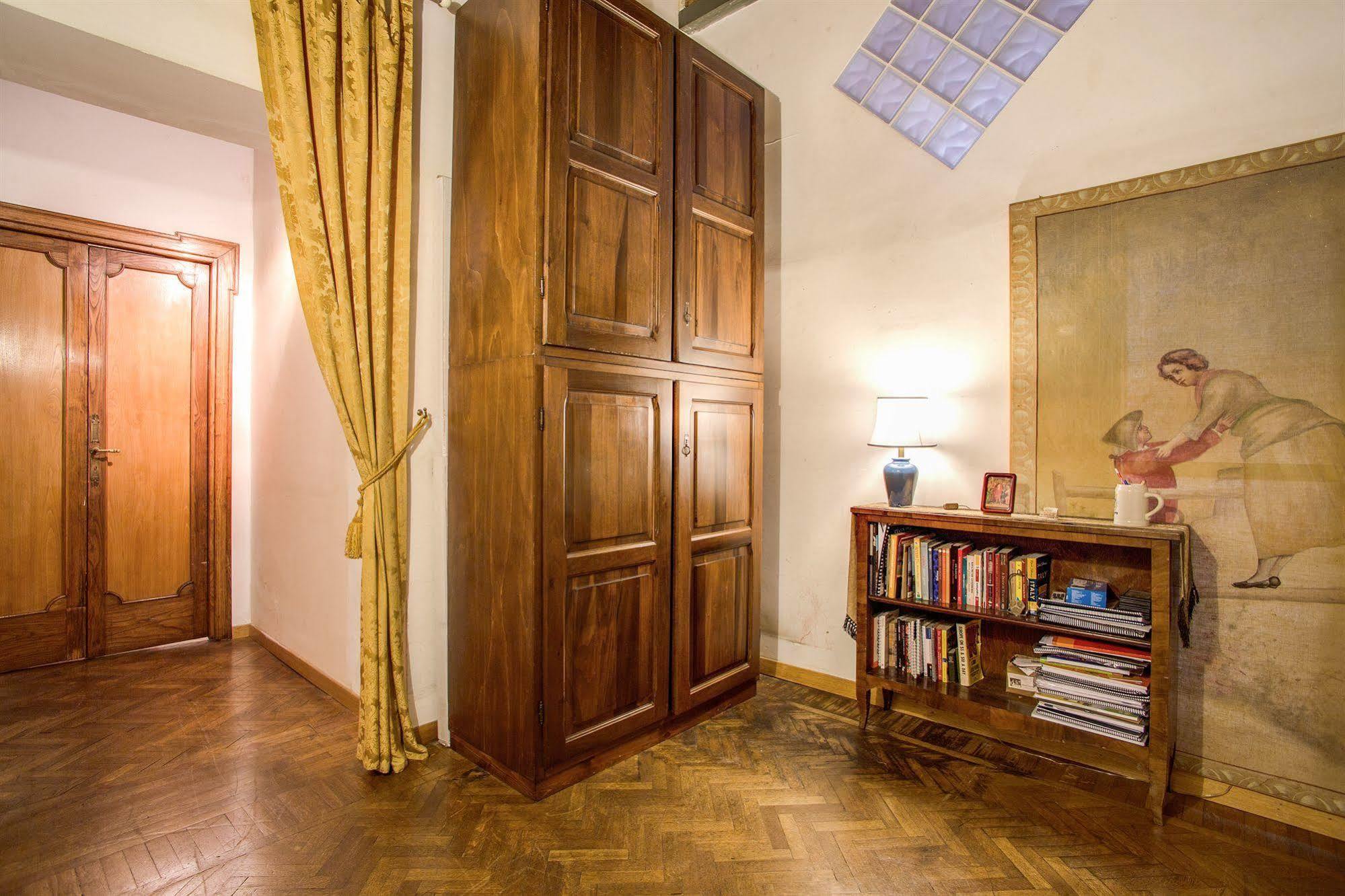La Casa Del Capitano Hotel Rome Bagian luar foto